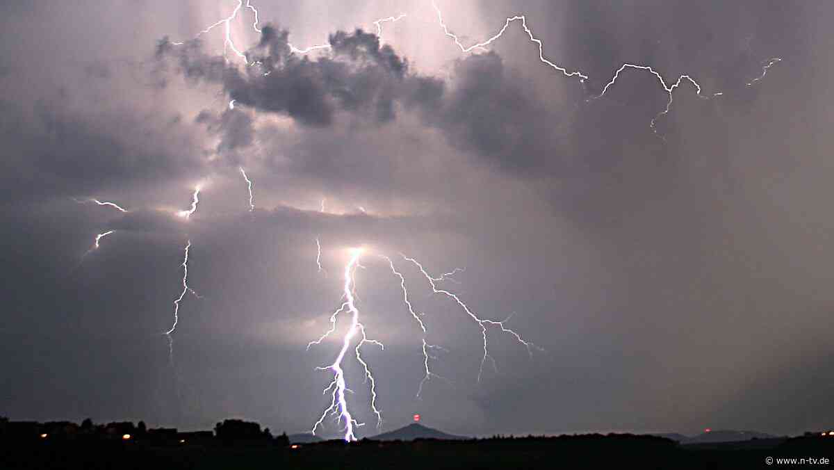 Teure Gewitter : Diese Versicherungen bieten den besten Schutz vor Blitz- und Überspannungsschäden