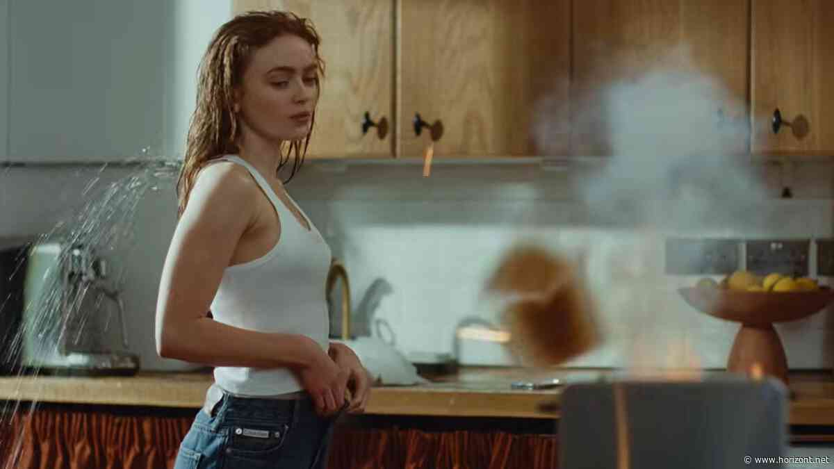 "Feel the Fit": Calvin Klein: Ist dieser Spot mit Sadie Sink der Sargnagel woker Werbung?