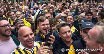 Een jaar na de redding kijken Vitesse-supporters anders naar hun club: ‘Die naïviteit ben ik kwijt’