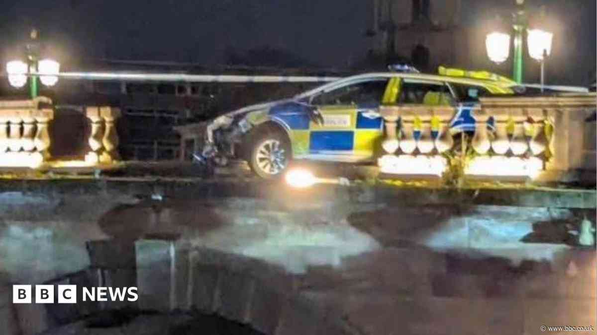 Bridge stonework from police crash to stay in river