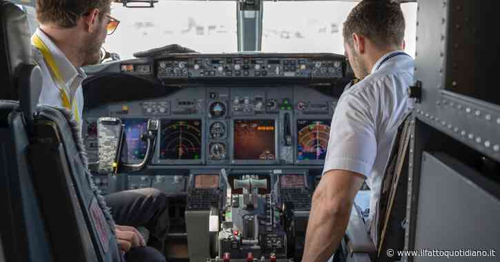 “Il comandante si è sentito male, non riesce a pilotare. Dobbiamo tornare indietro immediatamente”: l’equipaggio lancia l’allarme 4 minuti dopo il decollo, scatta l’atterraggio d’emergenza