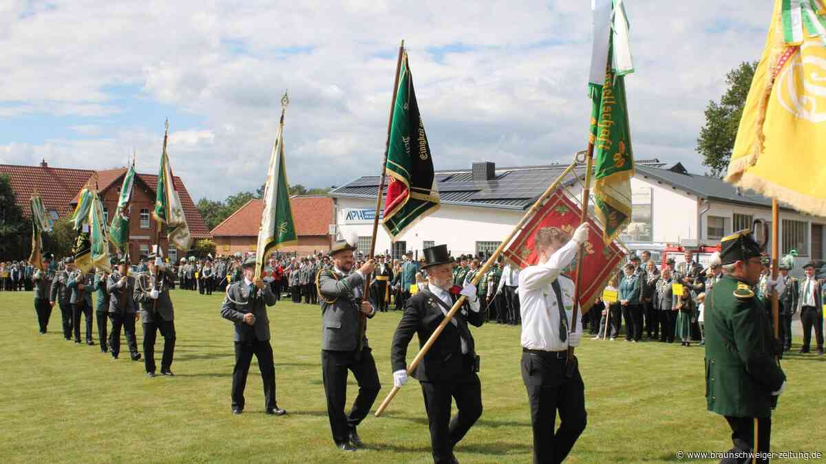 Emmer Schützen feiern ihr 200-jähriges Jubiläum mit Großem Zapfenstreich