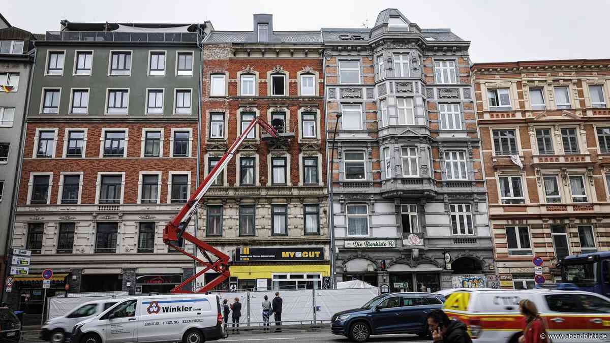 Scheiben klirren an der Holstenstraße – Bergungsarbeiten laufen