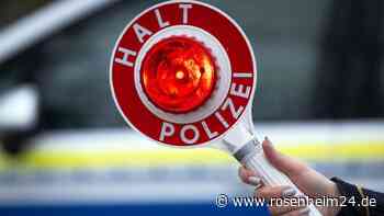 Tanksattelzug mit 22 Tonnen ätzendem Gefahrgut auf A8 gestoppt