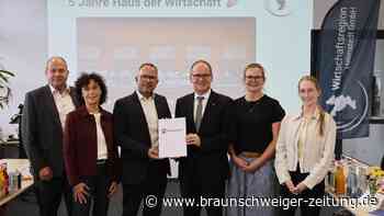 „Keine milde Gabe“: Wirtschaftsförderung im Kreis Helmstedt drei Jahre gesichert