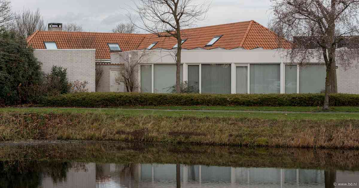 Omstreden bouwbedrijf moet schuld snel terugbetalen, vastgoed in de verkoop