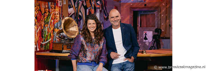 Merel Westrik en Leo Blokhuis presenteren De Grote Top 2000 Quiz