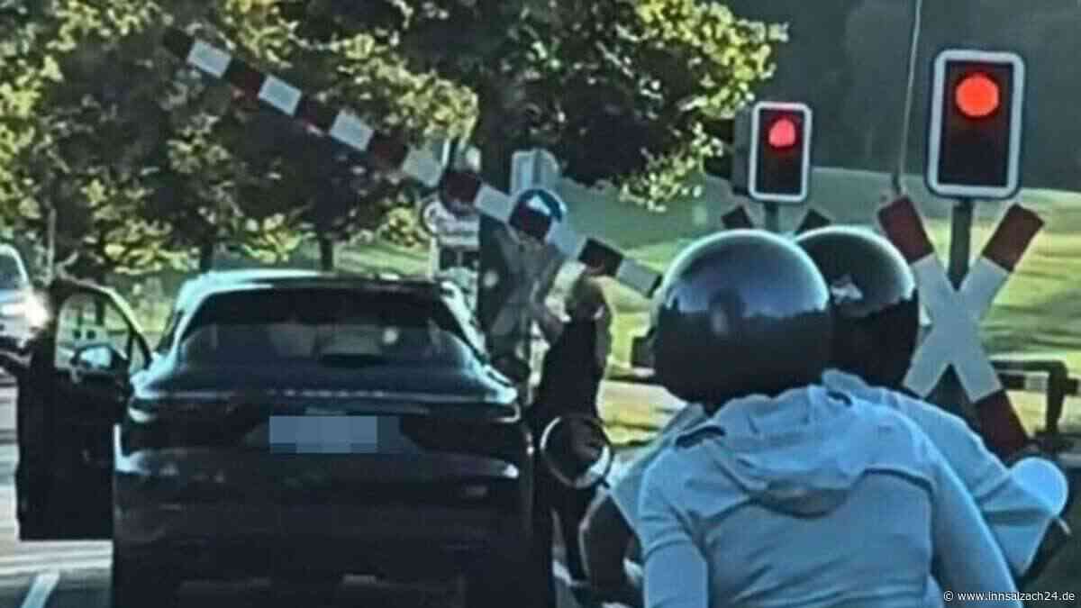 Video von Porsche auf Bahngleis geht viral: Viel Kritik im Netz – BRB: „Kann tödlich enden!“