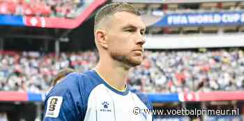Dzeko (40) maakt einde aan tijdperk bij Bosnië: 'Meest emotionele wat voetbal gaf'