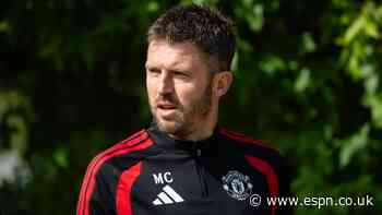 Carrick: I don't play midfield in United training
