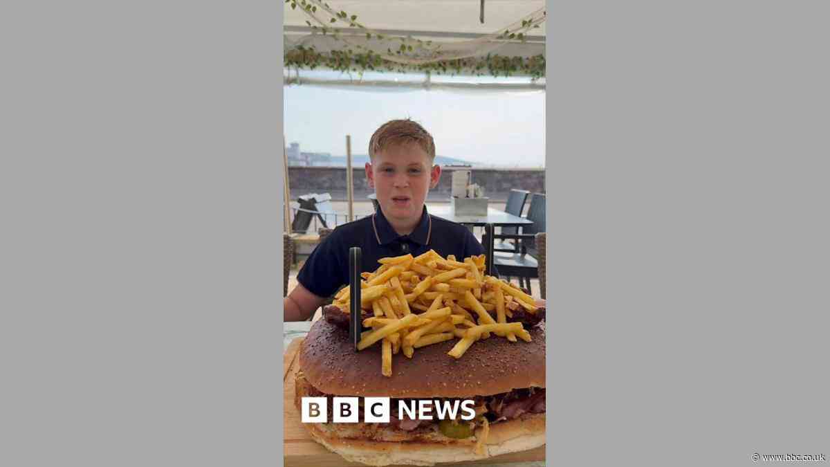 How will young food influencer overcome social media ban?