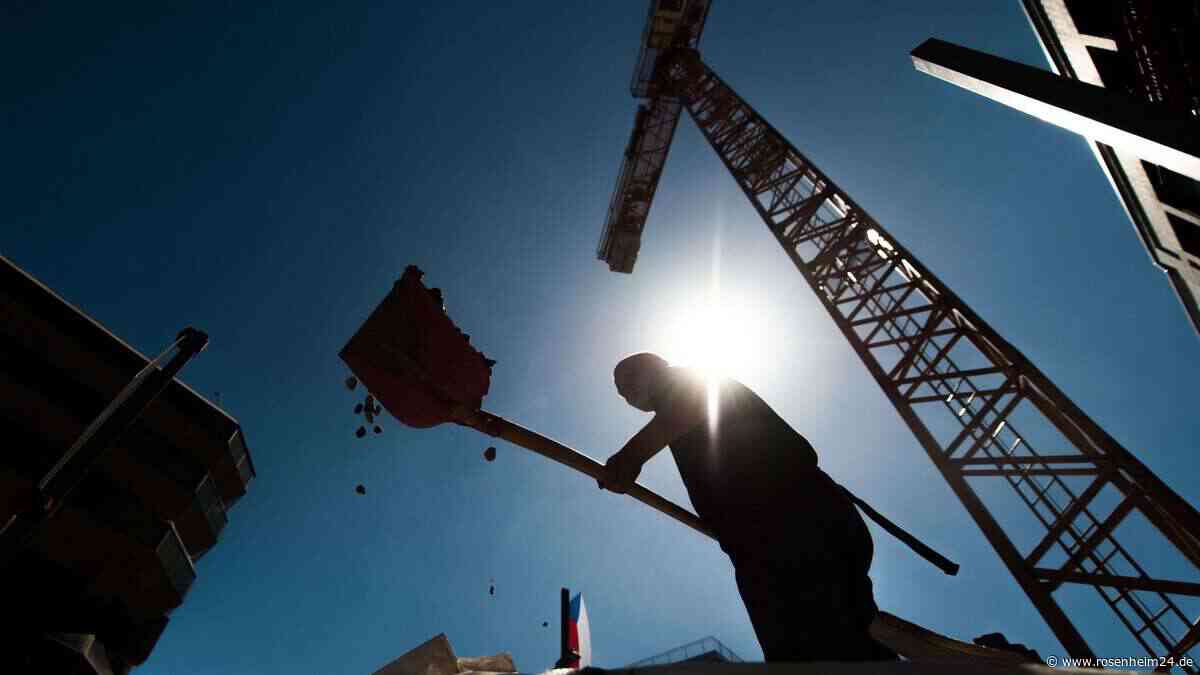 Schwerer Baustellenunfall in München: 400-Kilo-Platte trifft Arbeiter
