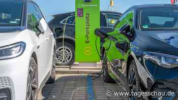 Immer mehr neue Autos fahren elektrisch