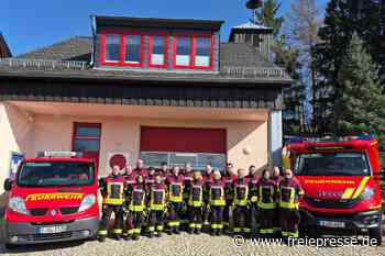 Feuerwehr im Vogtland begeht Jubiläum mit Blaulicht-Festumzug