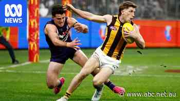 Live: Hawks on verge of stunning upset as Dockers need a miracle