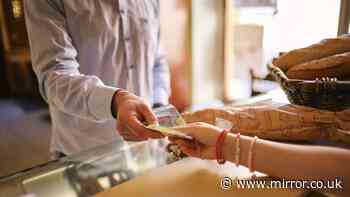 'Buy holiday cash now' and 'save €230' ahead of 'change after this week'