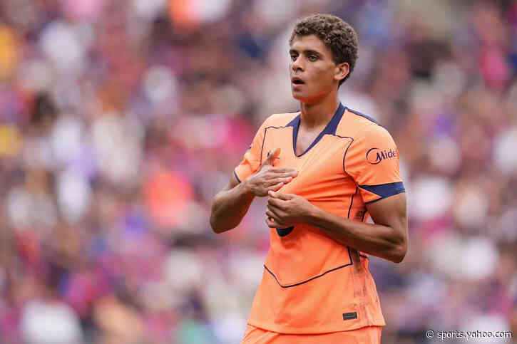 Barcelona hold key meeting with teenage star’s agent to increase release clause to €150 million