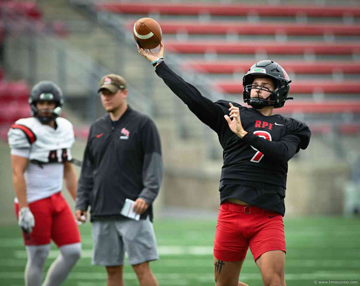 With new starting QB, RPI football eyes first league title since 2021