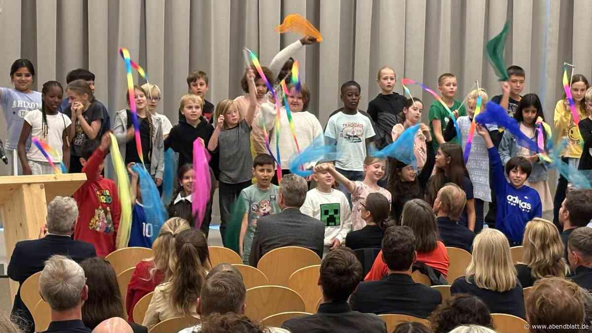 „Wie ein Feuerwerk“: Grundschule Mendelstraße feiert ihren Neubau