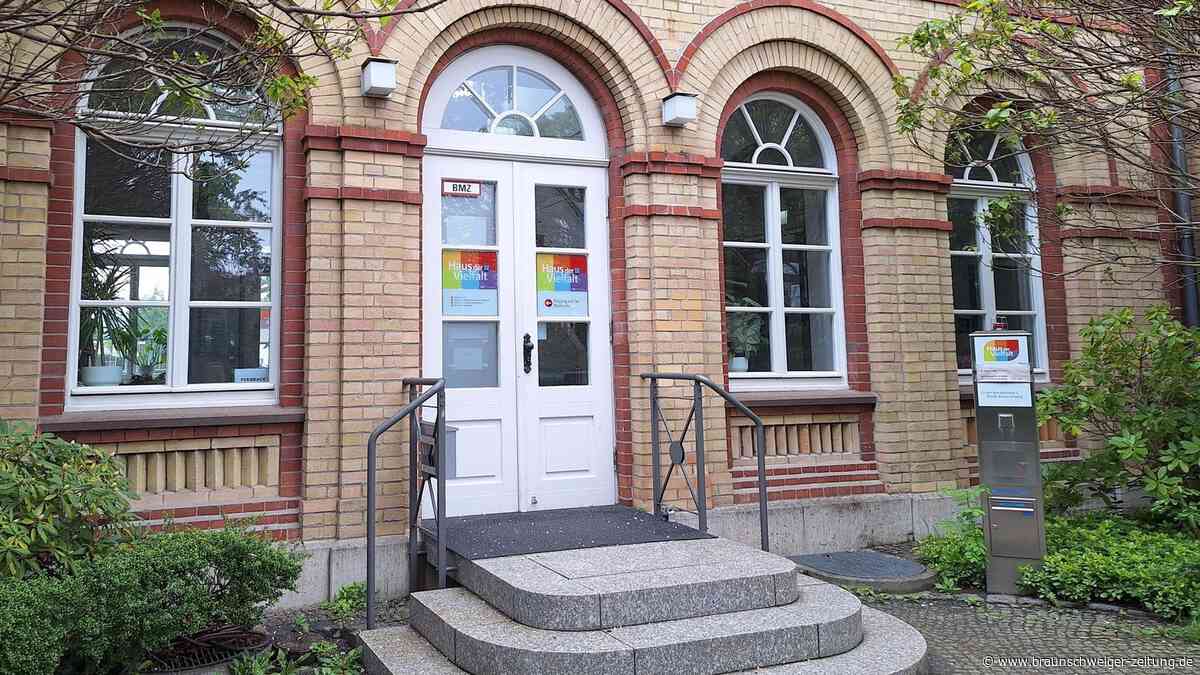 Entlassung beim Haus der Vielfalt: Stadt Braunschweig verwehrt Akten-Einsicht