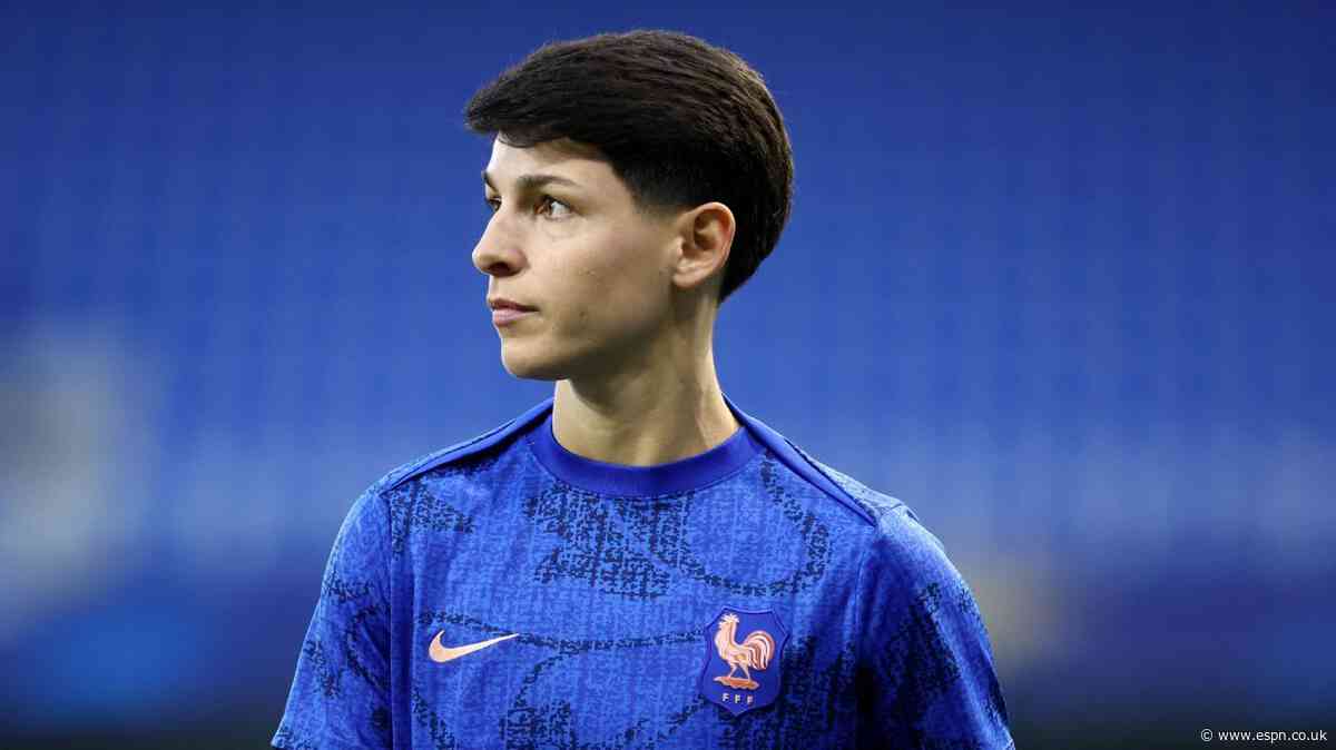 Sources: Arsenal set to sign PSG's De Almeida