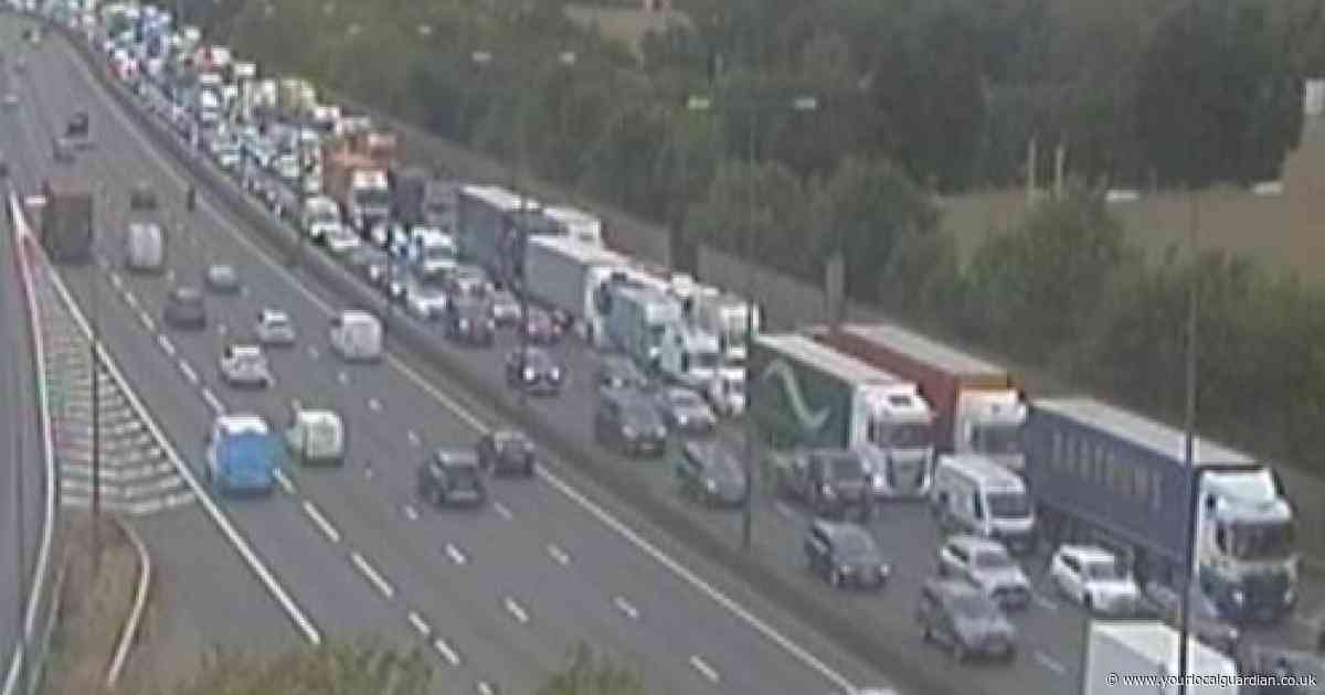 RECAP as van fire shuts M25 and causes six-mile traffic queues