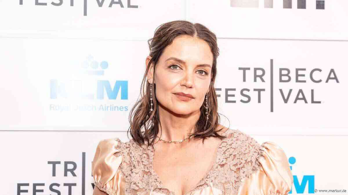 Katie Holmes macht ihre Beziehung mit Künstler Jason Bard Yarmosky offiziell