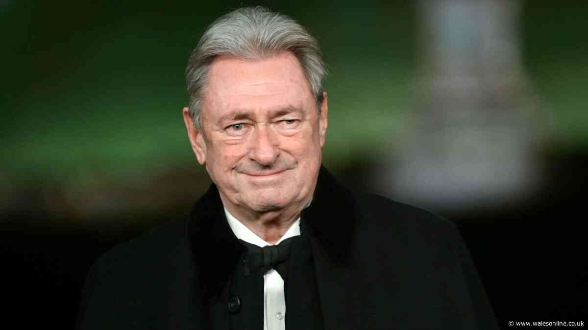 Alan Titchmarsh says gardens won't look boring if you add 2 simple items