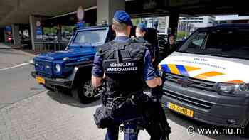 Achttienjarige man met vuurwapen en munitie aangehouden op Schiphol