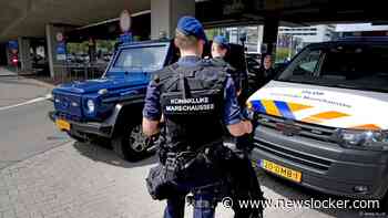 Achttienjarige man met vuurwapen en munitie aangehouden op Schiphol