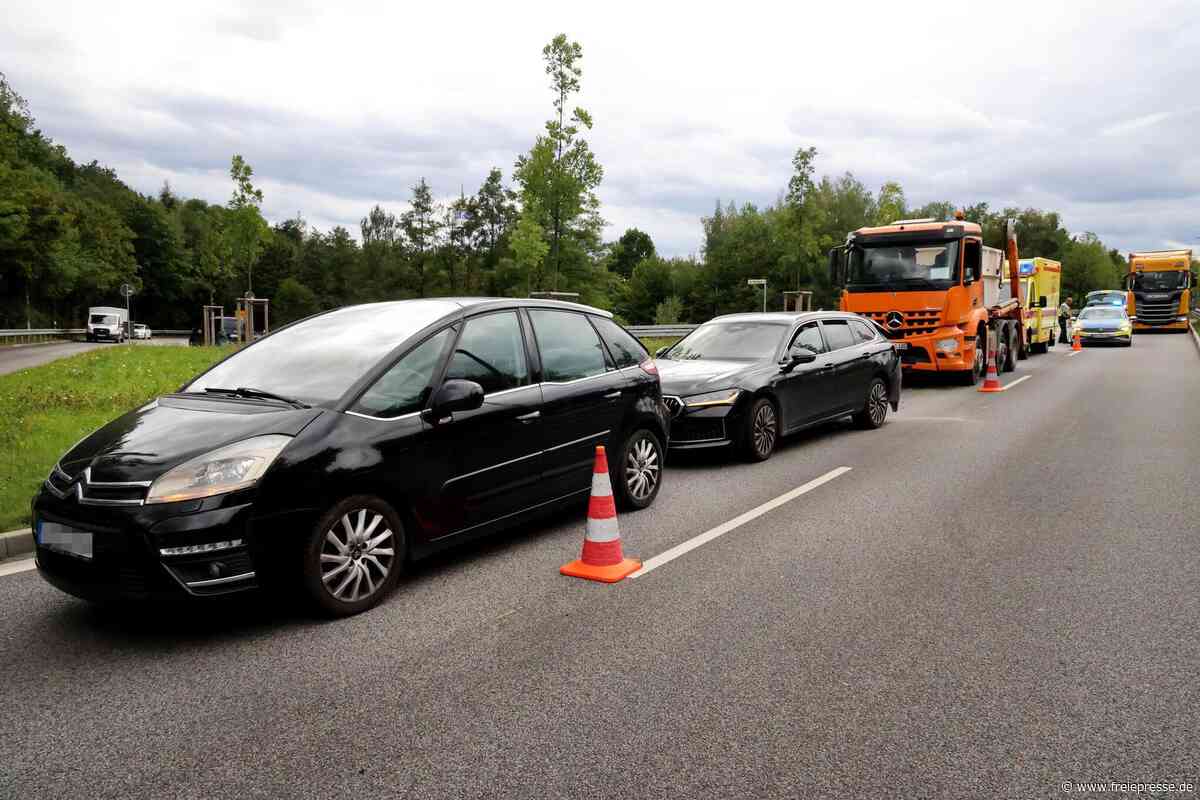 Stau wegen Unfall auf Neefestraße in Chemnitz
