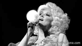 I’m the Daughter of Immigrants. I See Dolly Parton in the Women Who Raised Me