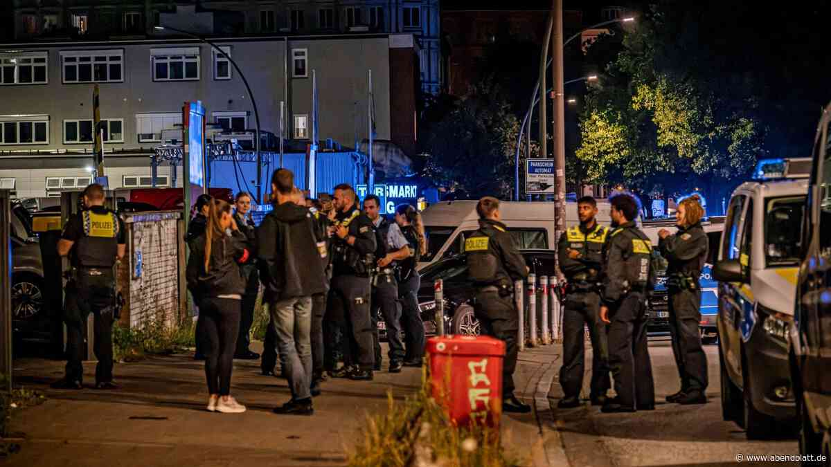 Zwei Tote nach Schüssen im Karoviertel: Polizei stellt skurriles Schild sicher