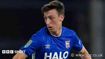 Terriers re-sign Ipswich midfielder Humphreys on loan