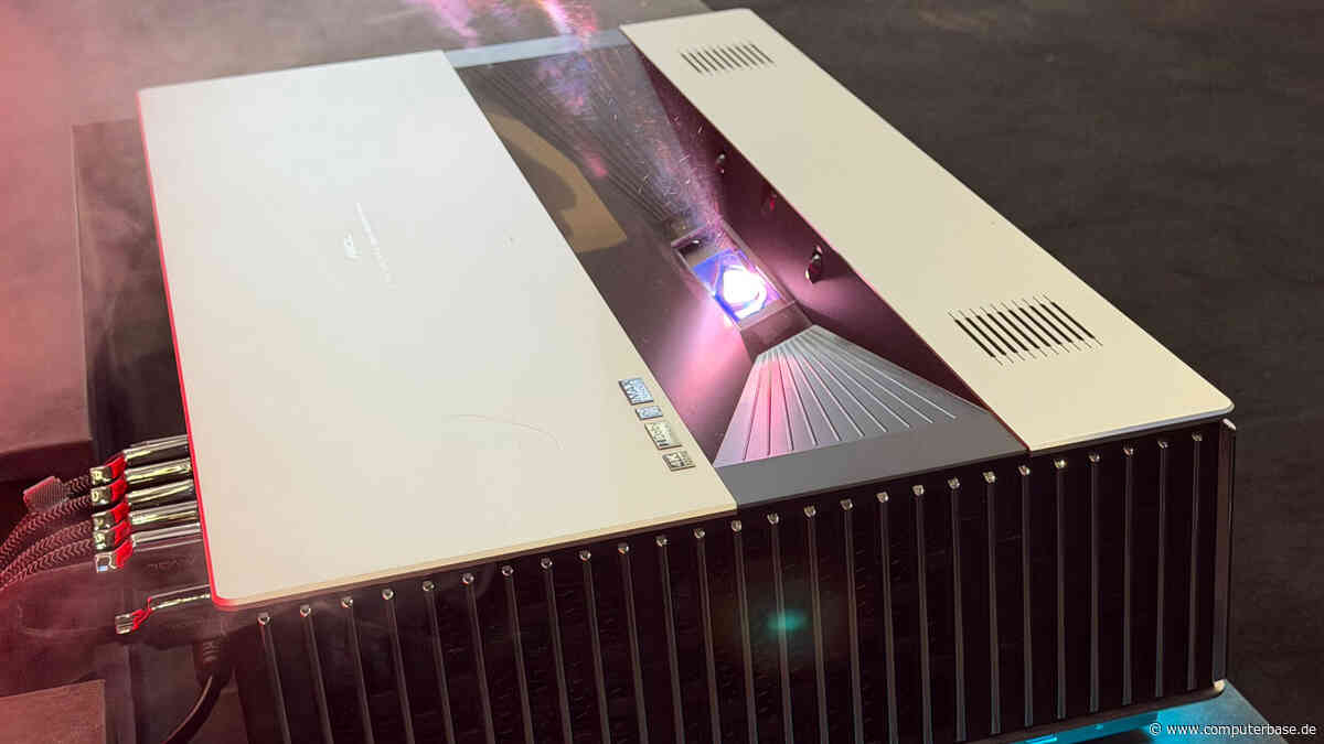 UST-Beamer: AWOL zeigt ersten Laser-Projektor mit 4K120 und Optical Shift