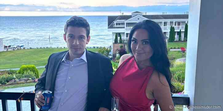 I spent my 20s proudly supporting my partner's business. Now that I'm in my 30s, I'm realizing what I gave up.