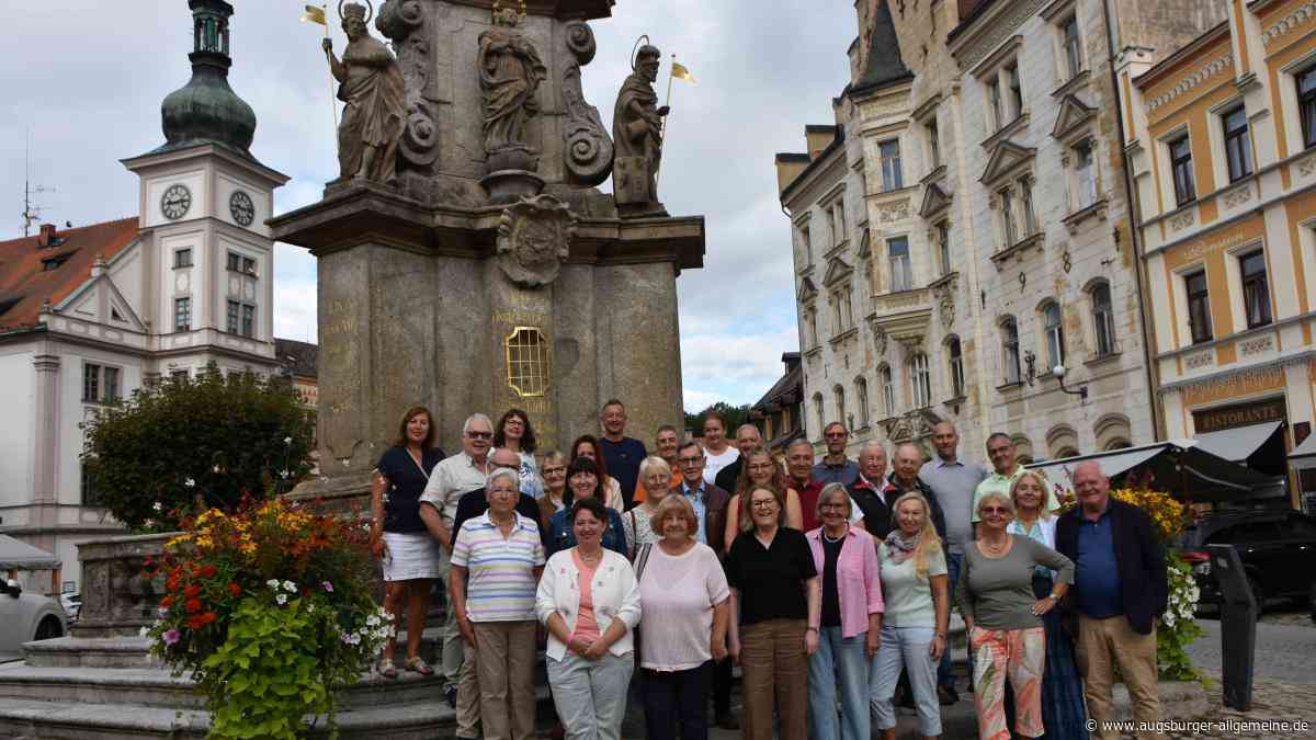 Lokets Bürgermeister bekocht seine Gäste aus Illertissen und verkündet Rückzug