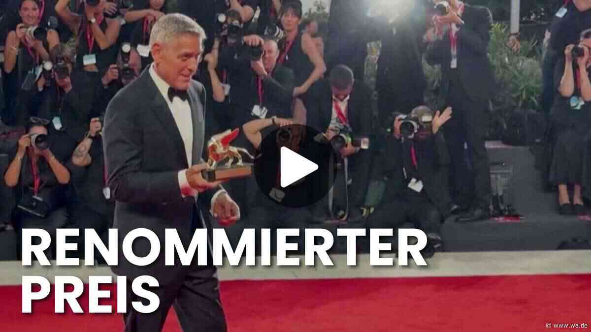 George Clooney präsentiert seinen Preis für sein Lebenswek bei den Filmfestspielen von Venedig
