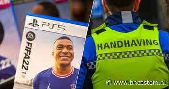 Naakt de straat op na verloren Fifa-duel: student betaalt hoge prijs voor gekke weddenschap