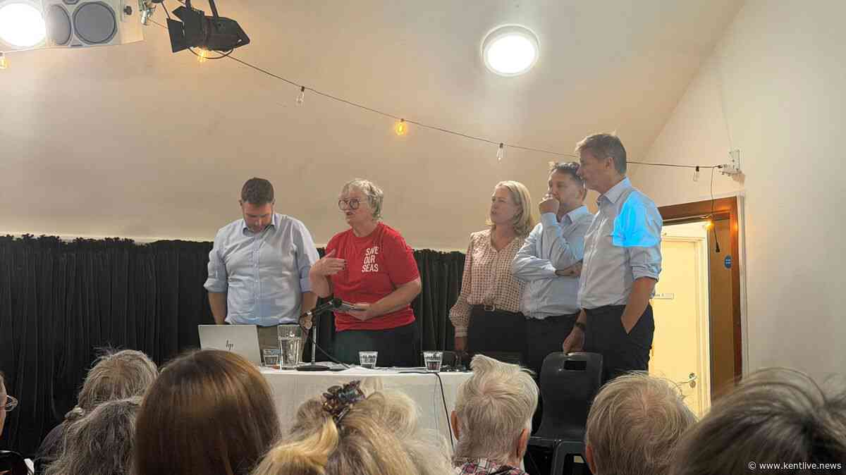 'We have failed' South East Water boss admits during tense meeting with Whitstable locals