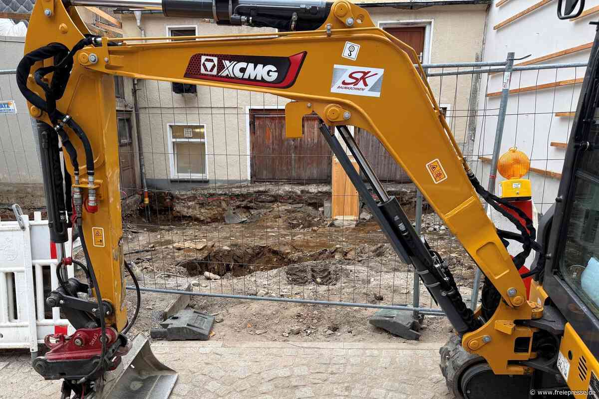 Loch am Welterbezentrum Marienberg: Untergrund gibt nach
