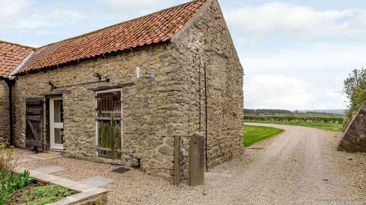 'Peaceful' Yorkshire cottage perfect for autumn staycation with 'stunning views all around'