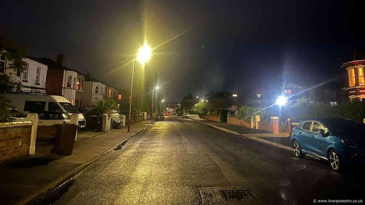 Southport flats evacuated after man seen with 'large knife'