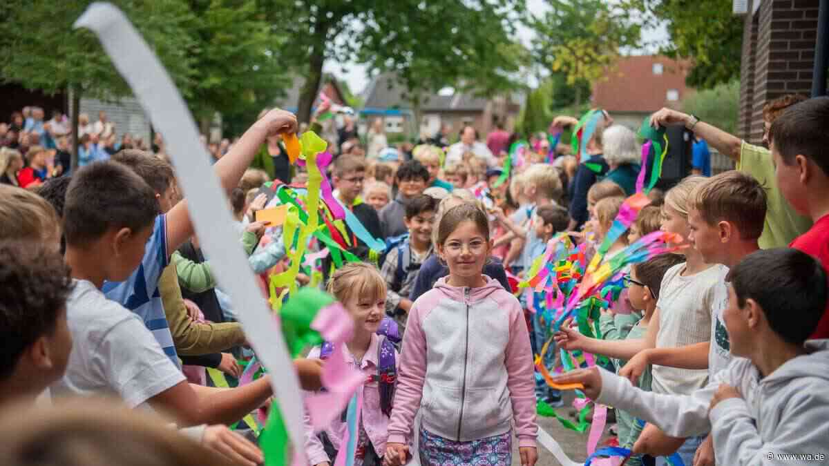 172 Erstklässler starten: Schüler singen „Hip Hop, Schule ist top"
