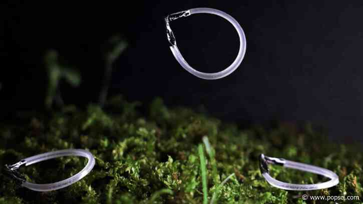 Bracelet-shaped robot just keeps jumping