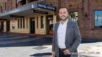 Billionaire pub owner downsizes in Darlinghurst