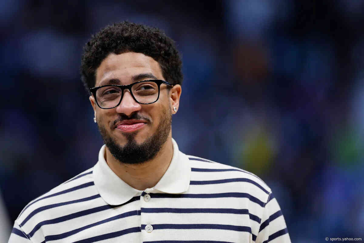 Tyrese Haliburton throwing out first pitch at Wrigley Field before Brewers-Cubs game as a 'free agent' baseball fan