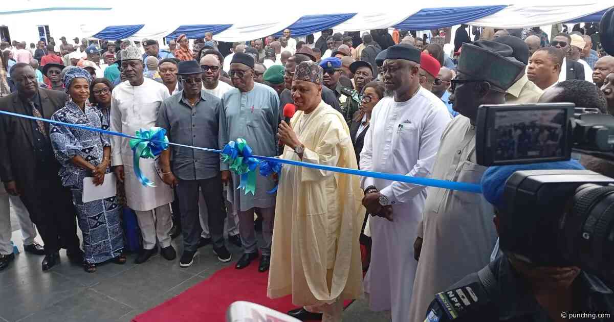 FG hails Otu as C’River revives newspaper corporation, printing press