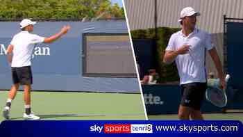 Do you want to play instead? Darderi throws racket into the crowd!