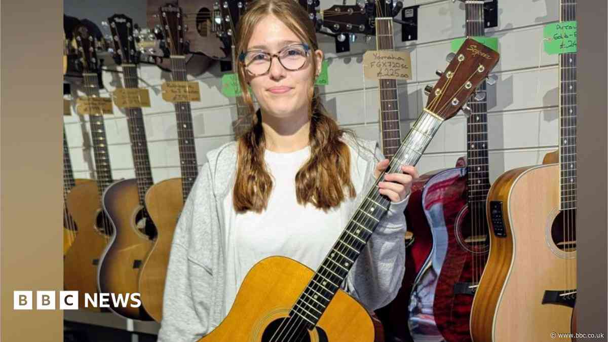 Shop gifts guitars to girls in Dolly Parton's memory